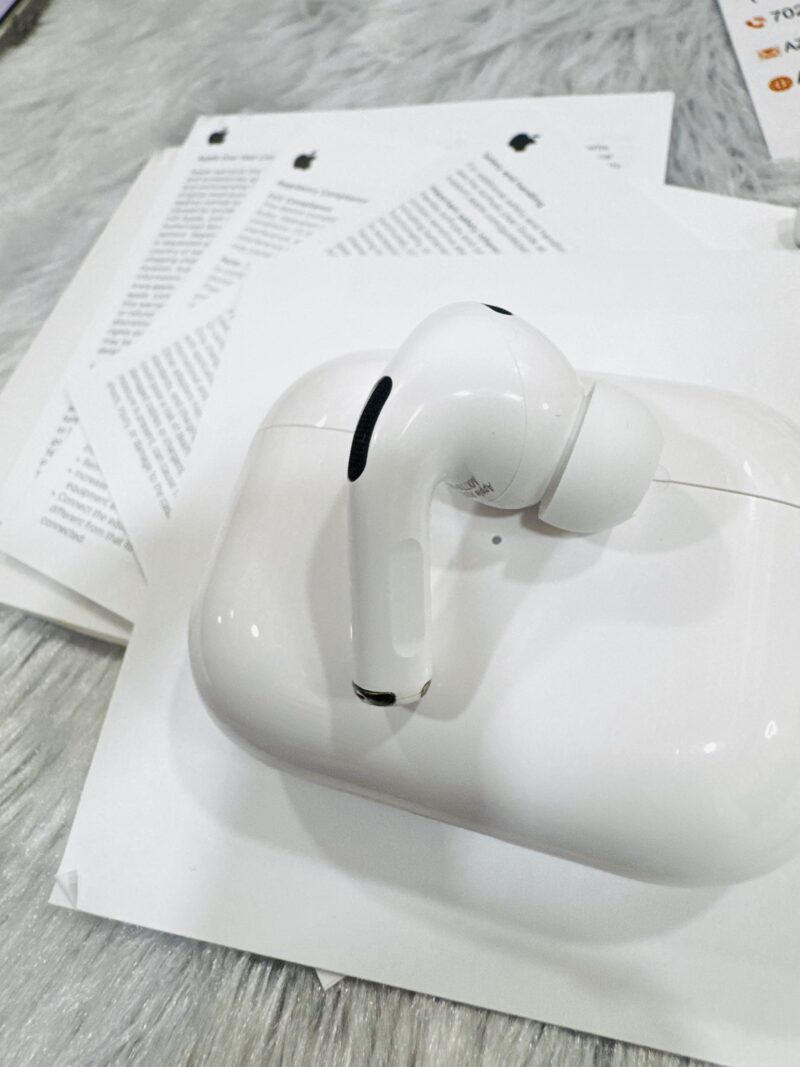 Apple AirPods Pro (2nd generation) - Image 9