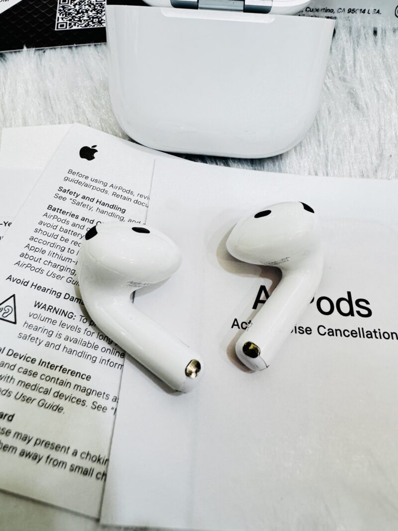 Airpods 4 (ANC) - Image 4